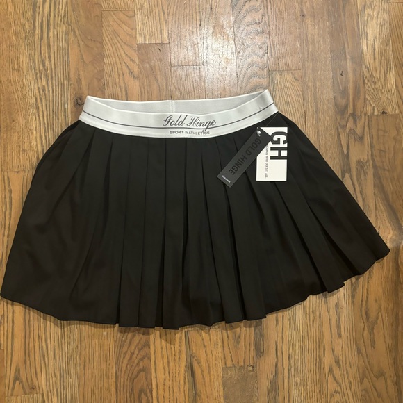 Gold Hinge Dresses & Skirts - Gold Hinge Black Pleated Athletic Skirt